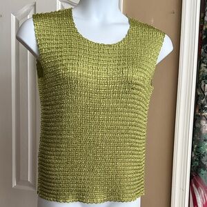 Sleeveless Textured Knit Tank Top - Olive Green